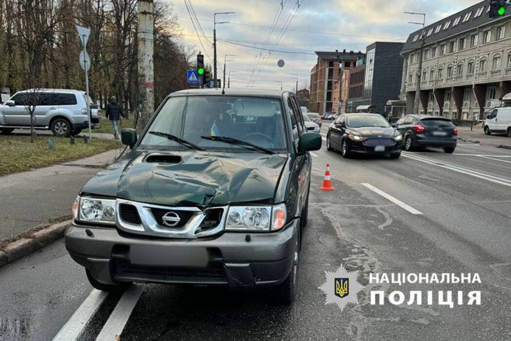 У Києві автомобіль Nissan збив 52-річну жінку насмерть, - ФОТО