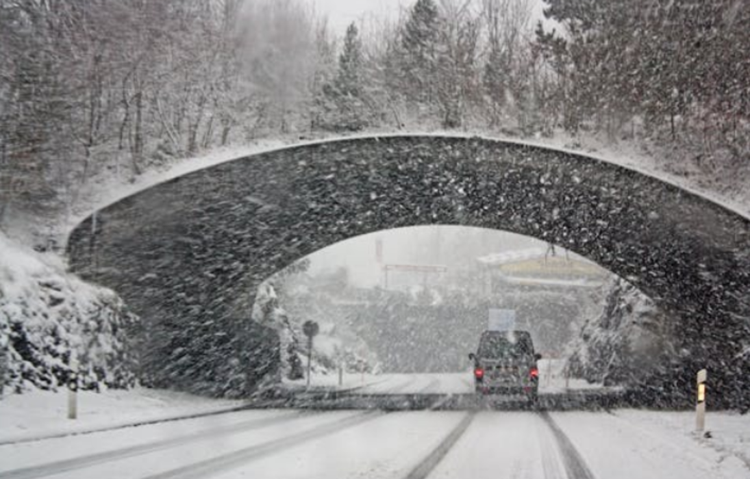 Україну накриє снігопадами та заллє дощами: прогноз погоди на 20 листопада