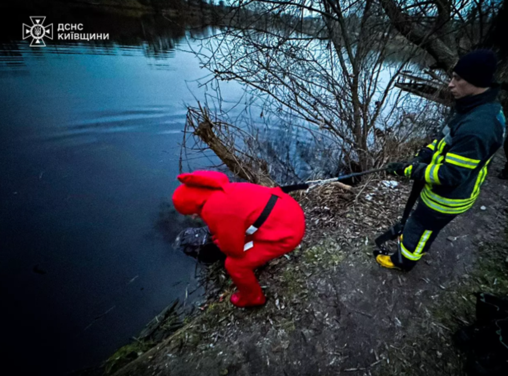 Під Києвом з водойми дістали 77-річного потопельника: що відомо
