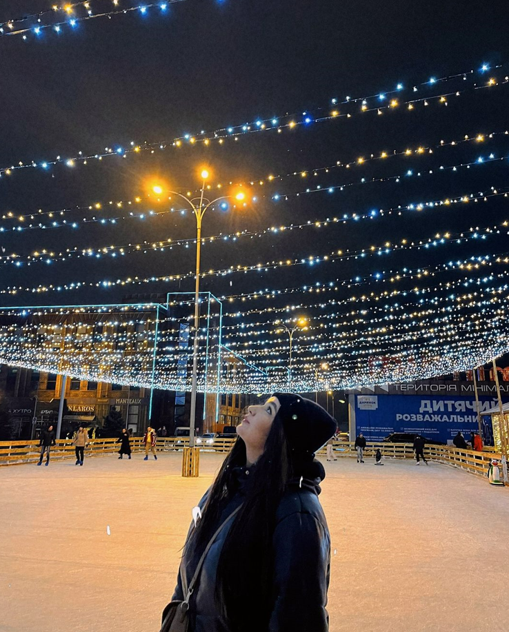 Ковзанка Ice & Lights на Лісовій: катання без обмежень