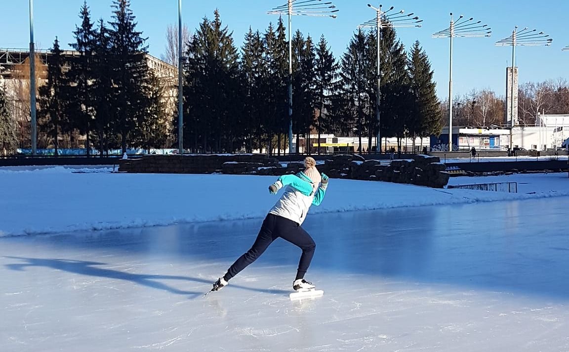 Льодовий стадіон на 