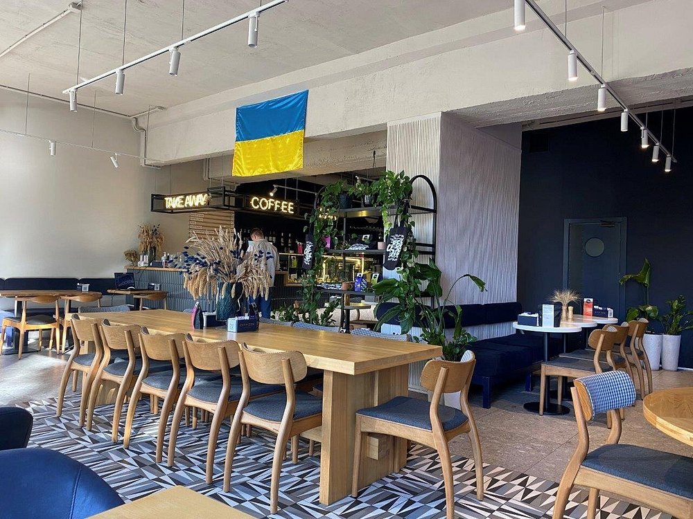 Випити глінтвейн у столичному закладі 