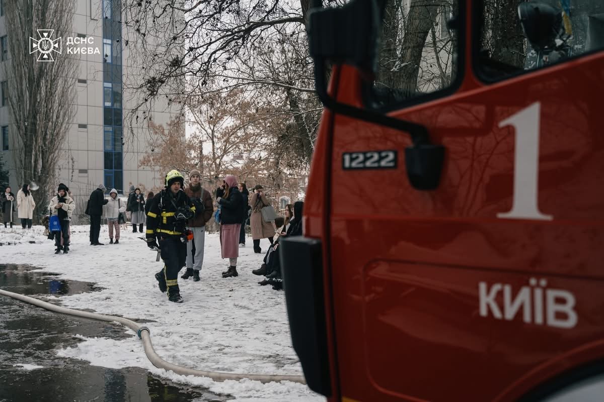 В Киеве произошел пожар в общежитии