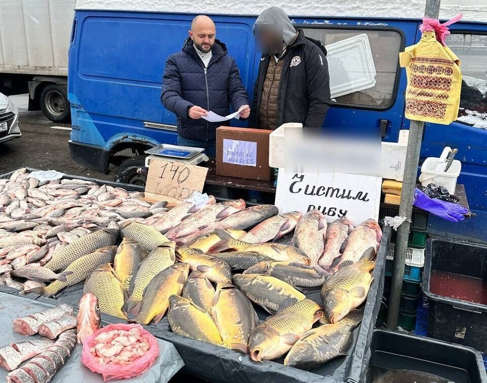 У Києві виявили нелегальний збут у трьох районах столиці