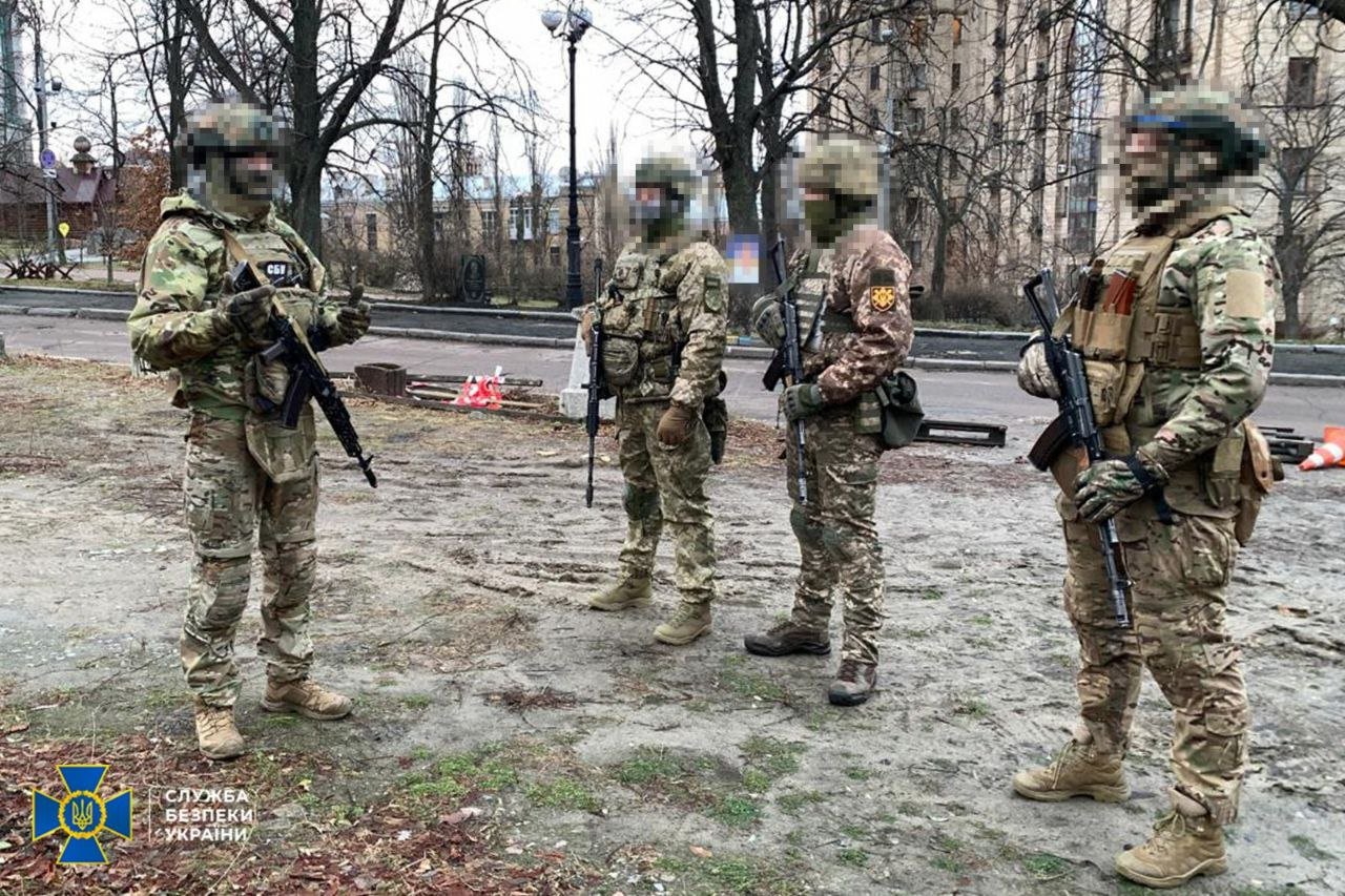 У Києві правоохоронці проводять спецзасоби в центрі міста