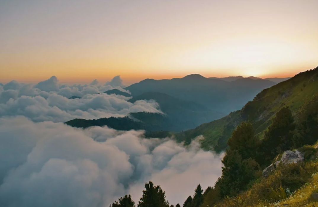 Туман, дощі та сильний вітер: прогноз погоди в Україні на 2 січня