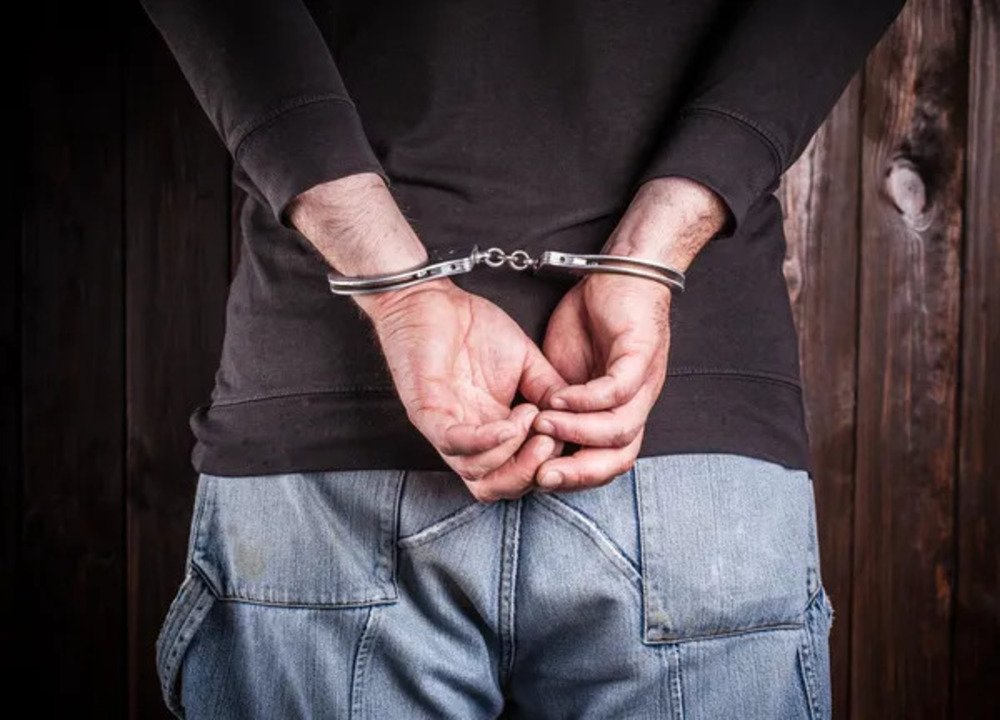 Побив та задушив жінку до смерті: правоохоронці затримали 35-річного жителя Київщини