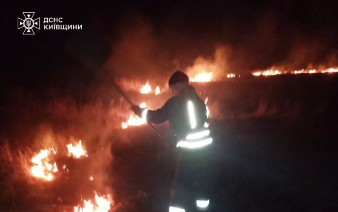 На Київщині сталося 4 пожежі за добу: рятувальники ліквідували масштабне загоряння, - ФОТО