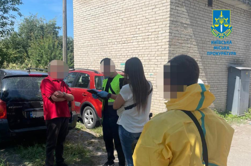 Місяцями труїв жінку небезпечними речовинами: у Києві заарештували 67-річного чоловіка