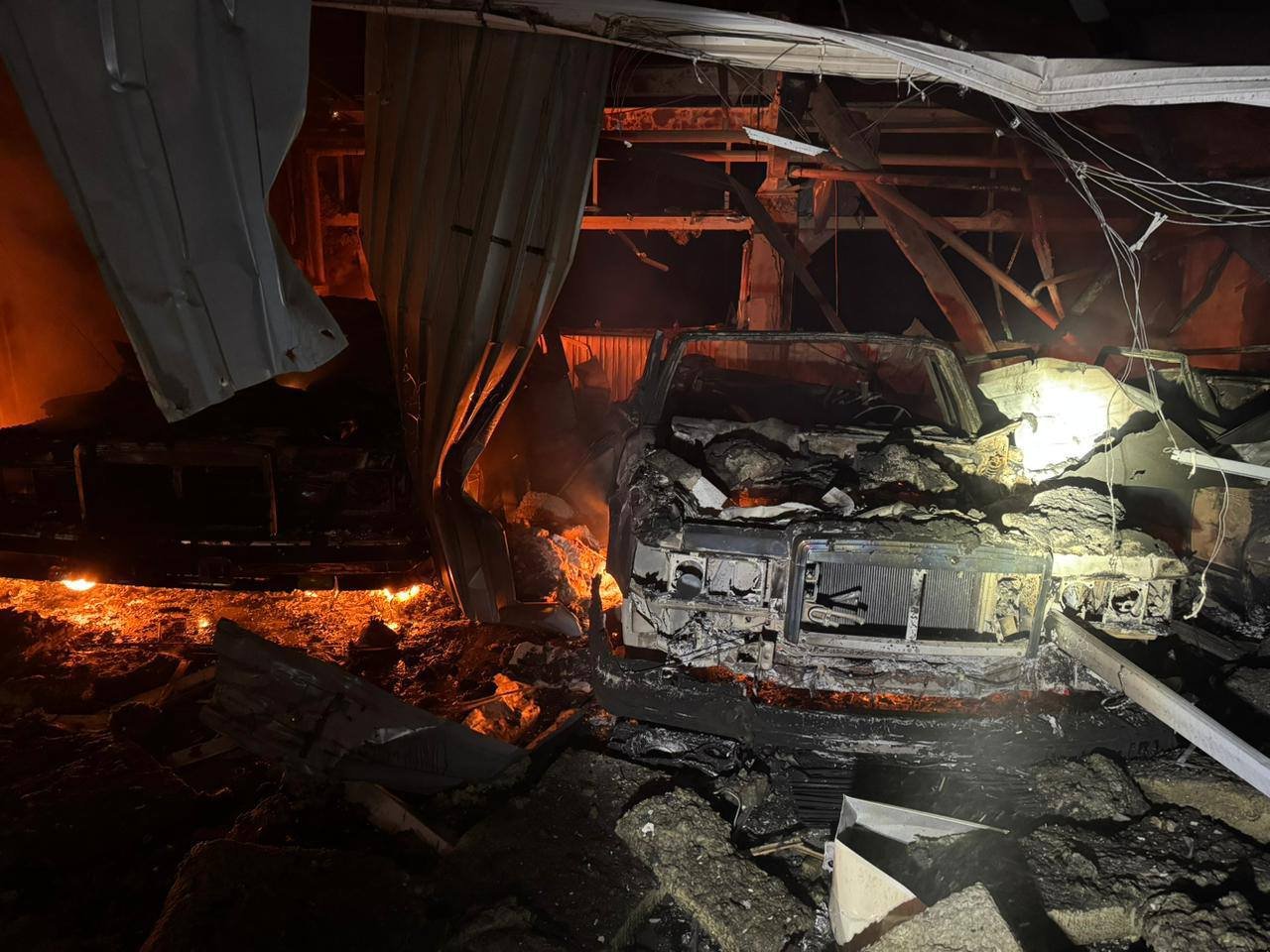 На Київщині пошкоджено 5 будинків, автомобілі та музей: наслідки нічної атаки БпЛА, - ФОТО