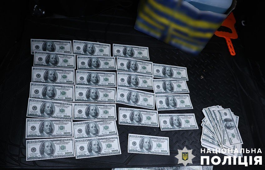 Чоловіків підозрюють у вимаганні грошей