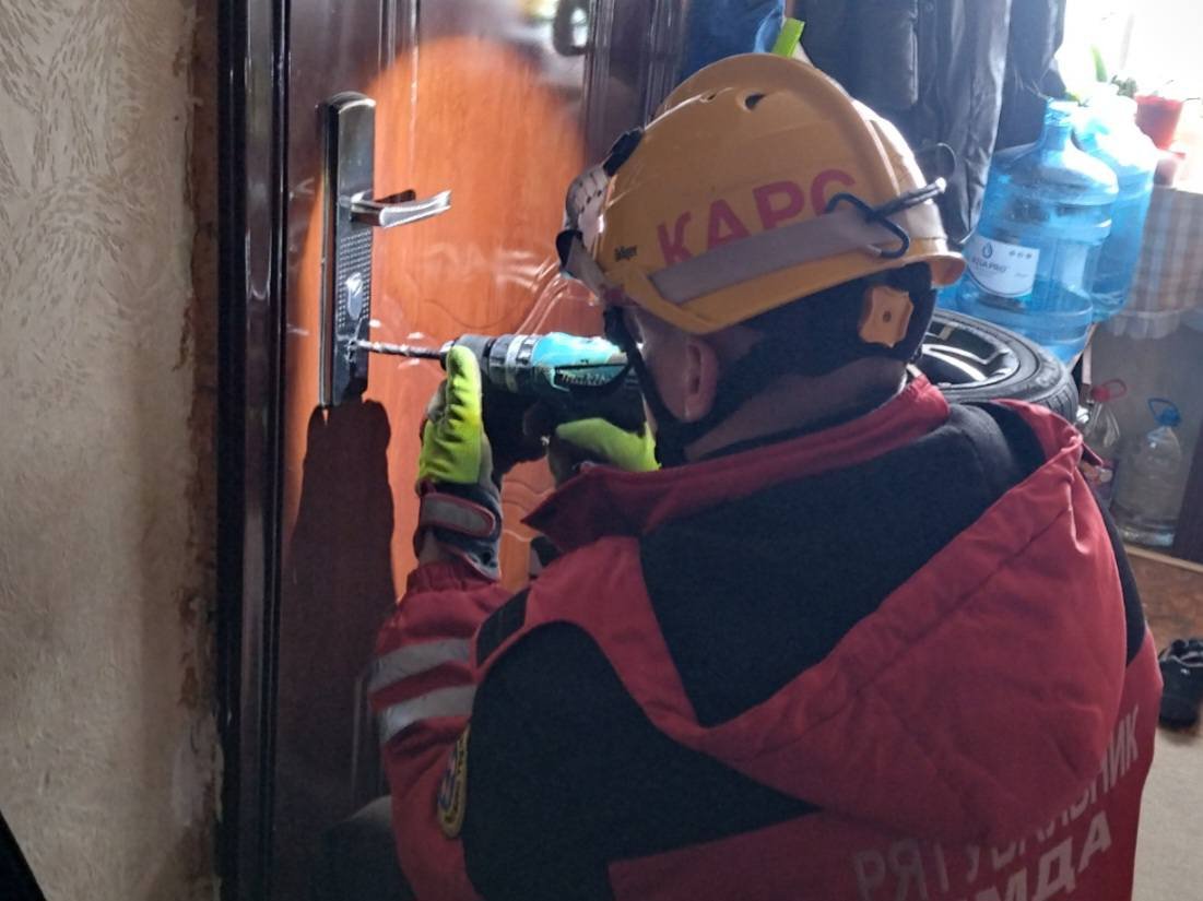 Рятувальники закликали бути дуже уважними у питанні облаштування дверей