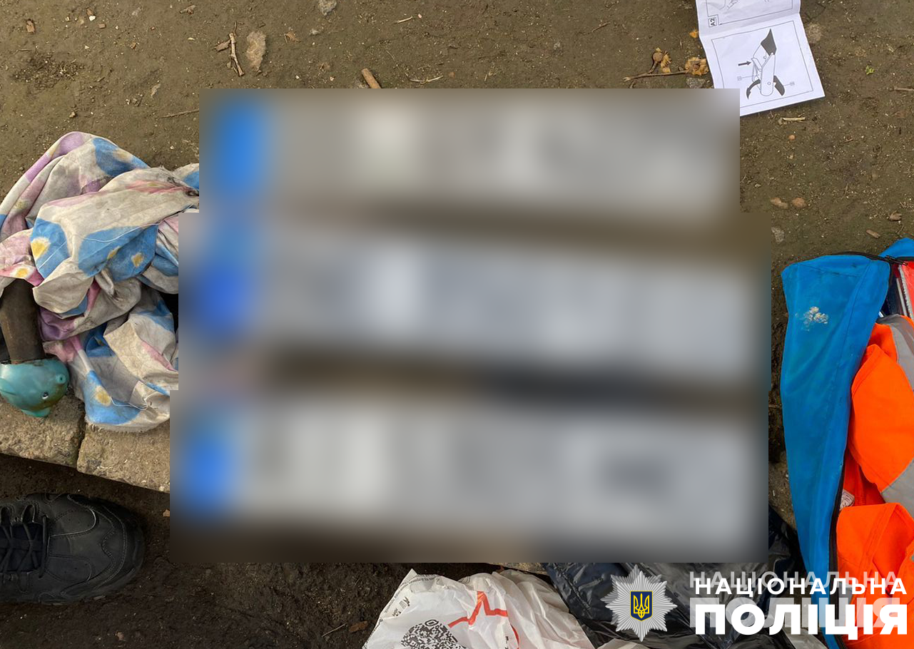 Крадії видавала себе за військових