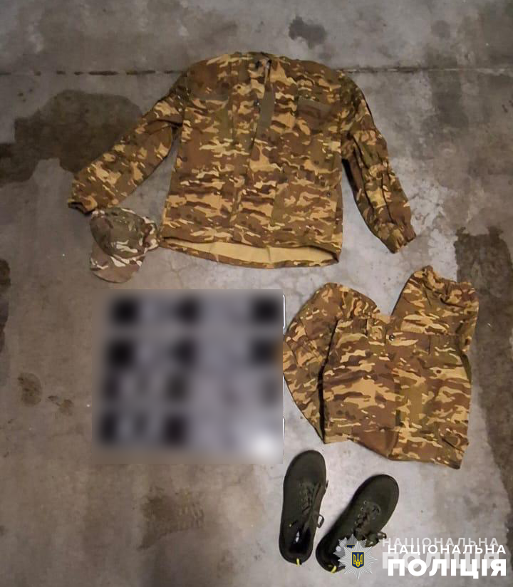 Крадії видавала себе за військових