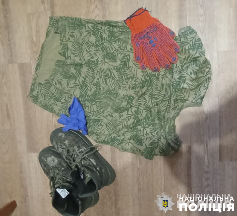 Крадії видавала себе за військових