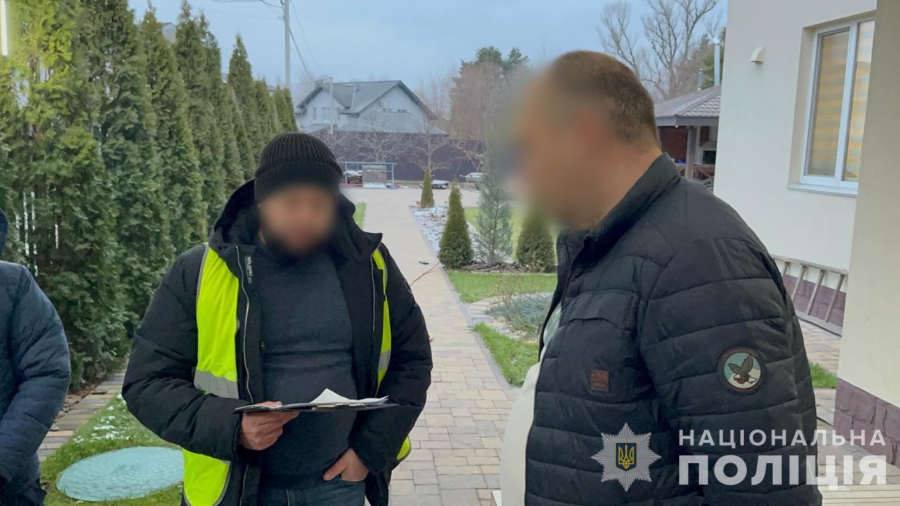 У шахраїв провели обшуки