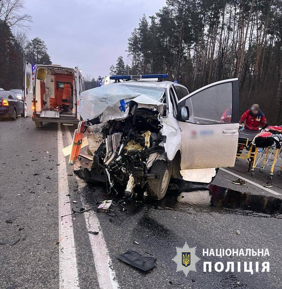 Трьох людей ушпиталили після ДТП