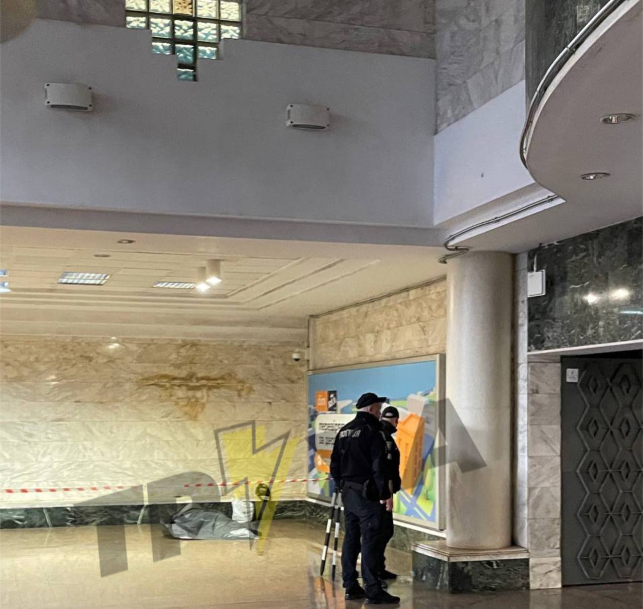 На одній зі станцій метро знайшли тіло людини