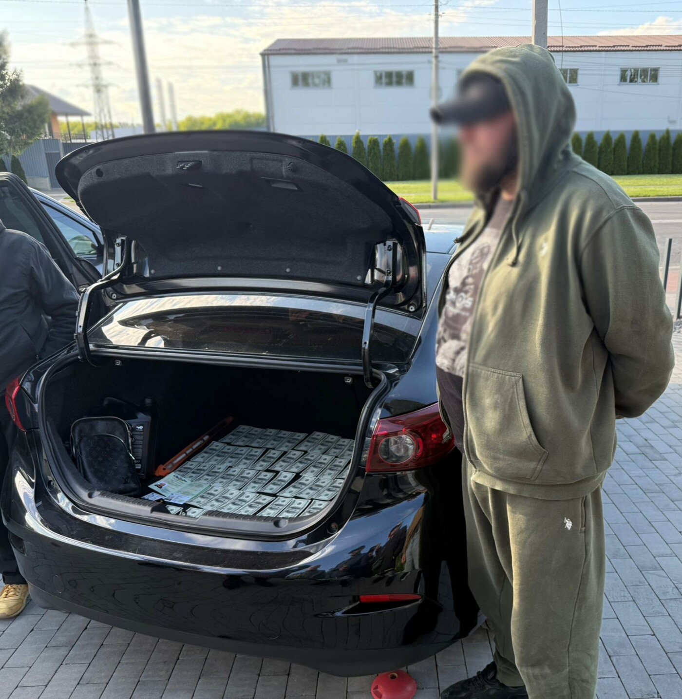 Організатора схеми затримали в момент отримання грошей
