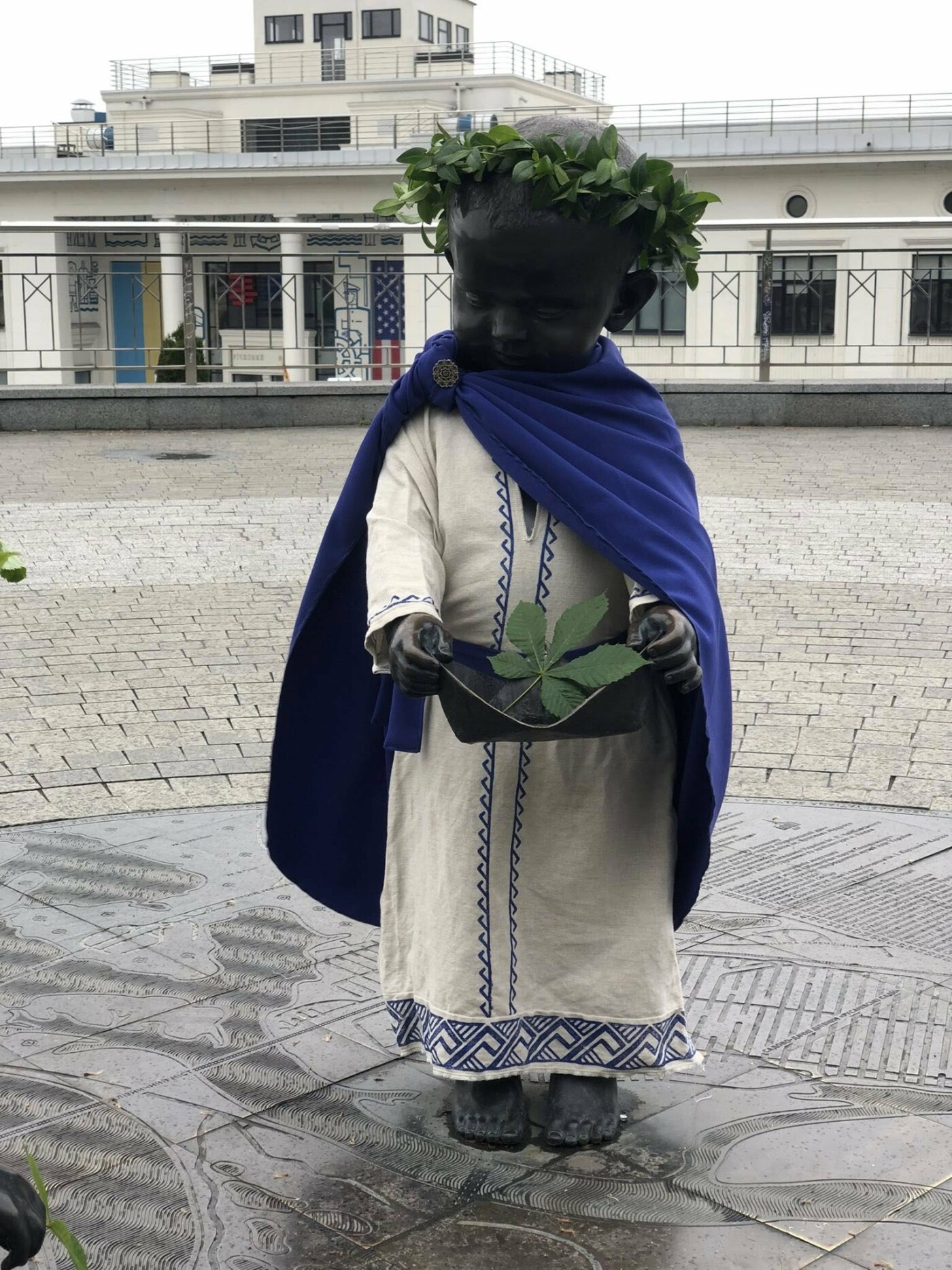Малюки вітають всіх з Днем Києва