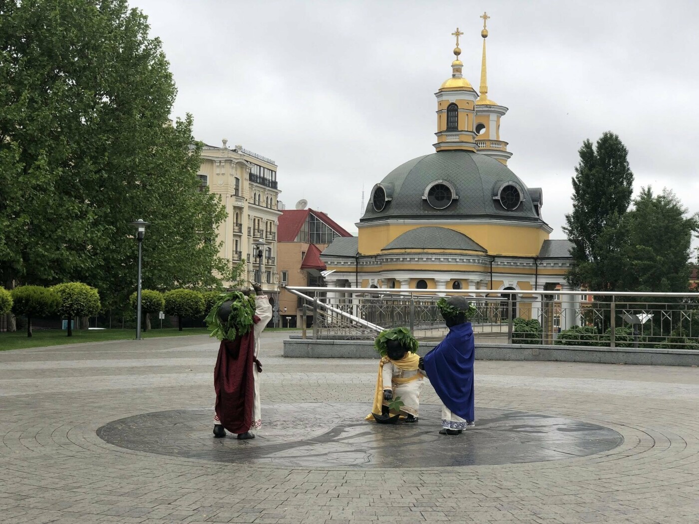 Малюки вітають всіх з Днем Києва