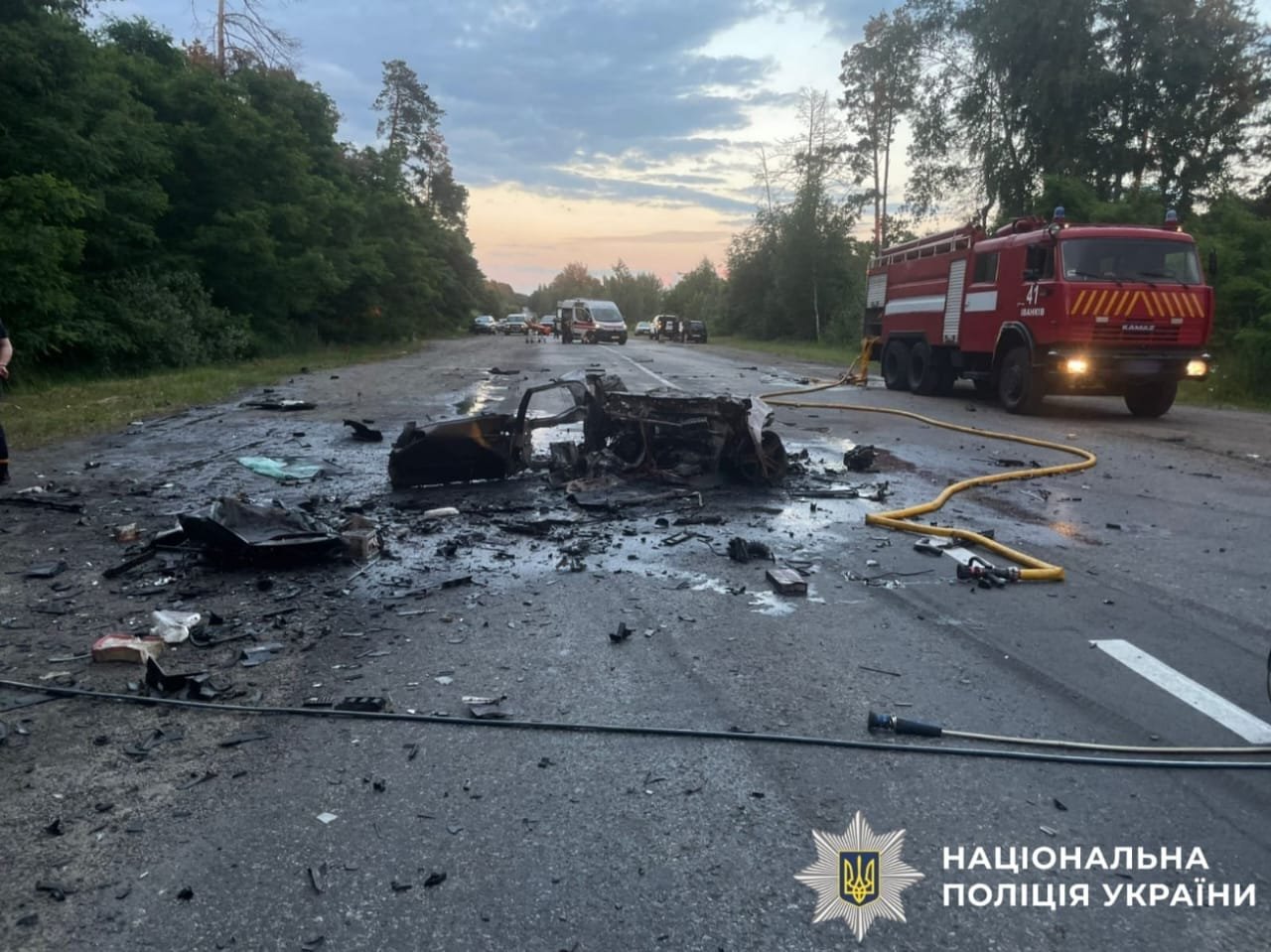 Внаслідок зіткнення одна з автівок загорілася