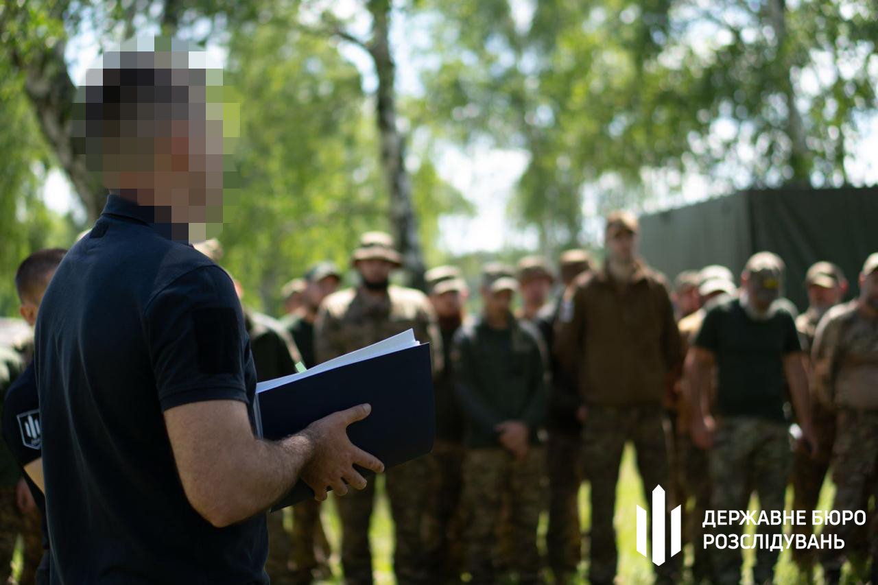 Військовим загрожує до десяти років ув'язнення
