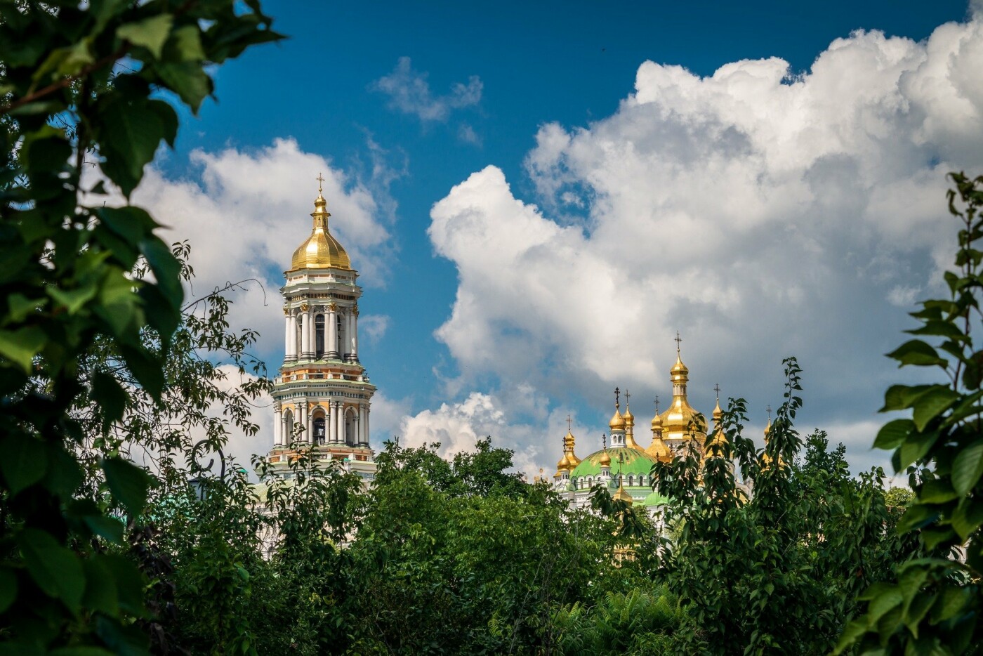 Перше богослужіння