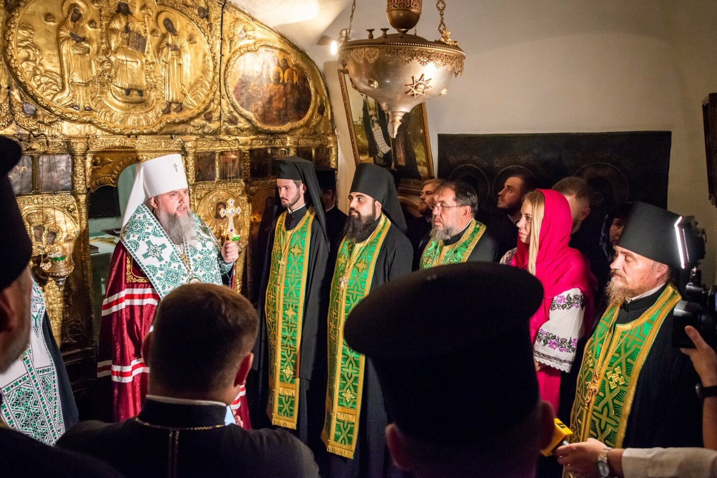 Перше богослужіння