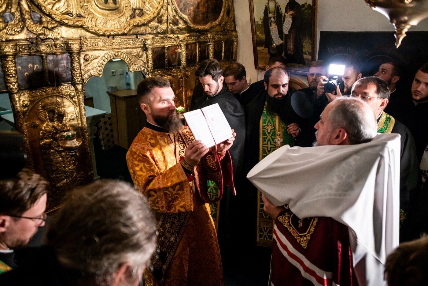 Перше богослужіння