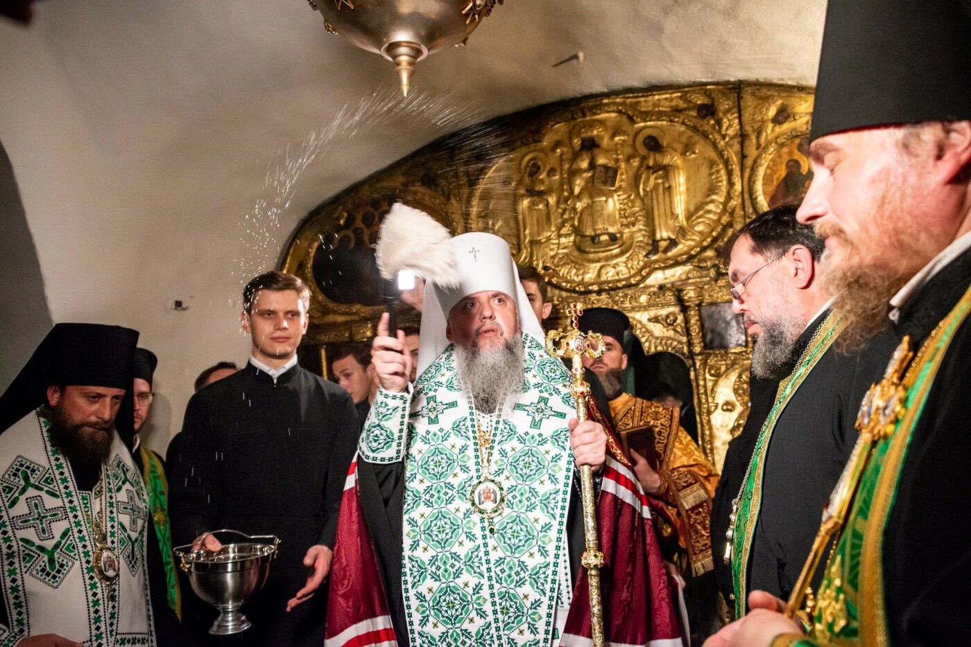 Перше богослужіння