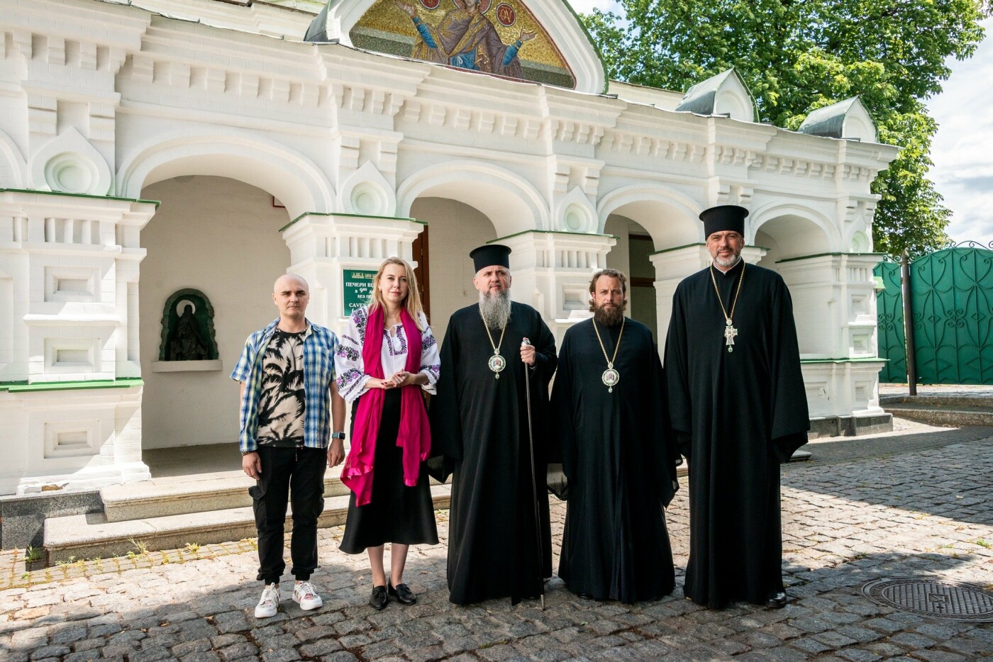 Перше богослужіння