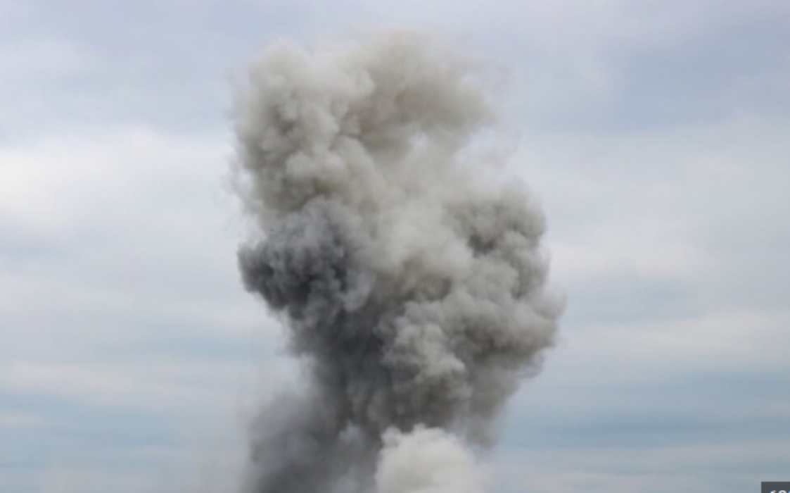 Наслідки атаки: уламки над водоймою