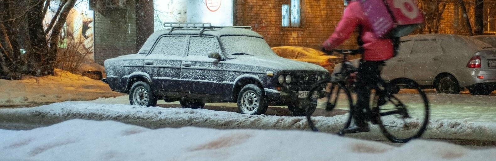 Снегопад в Киеве: на дороги вывезли 217 единиц техники