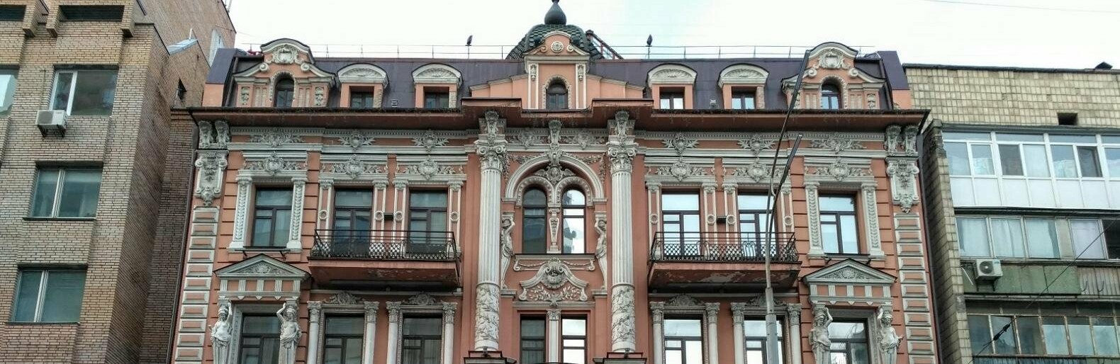 Саксаганского, 96: доходный дом Мартина Клуга в Киеве. Фото: Jewel J Саксаганского, 96: доходный дом Мартина Клуга в Киеве. Фото: Jewel J