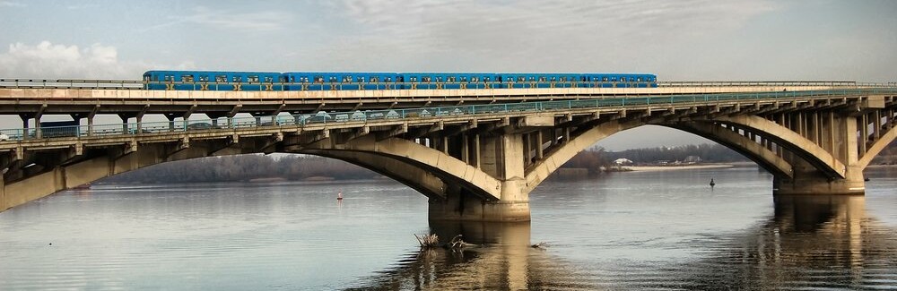 Велодорожка и декоративная подсветка: как изменится мост Метро после масштабного ремонта