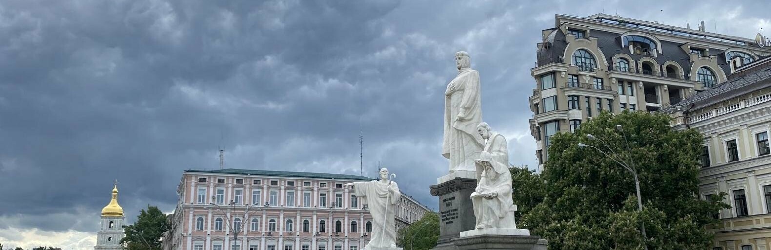 Памятник княгине Ольге в Киеве: как разрушался и восстанавливался м... Памятник княгине Ольге в Киеве: как разрушался и восстанавливался монумент. Фото: Татьяна Сушальская