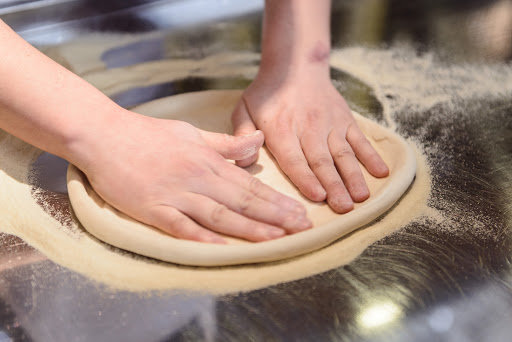 Как сделать тесто для пиццы своими руками?