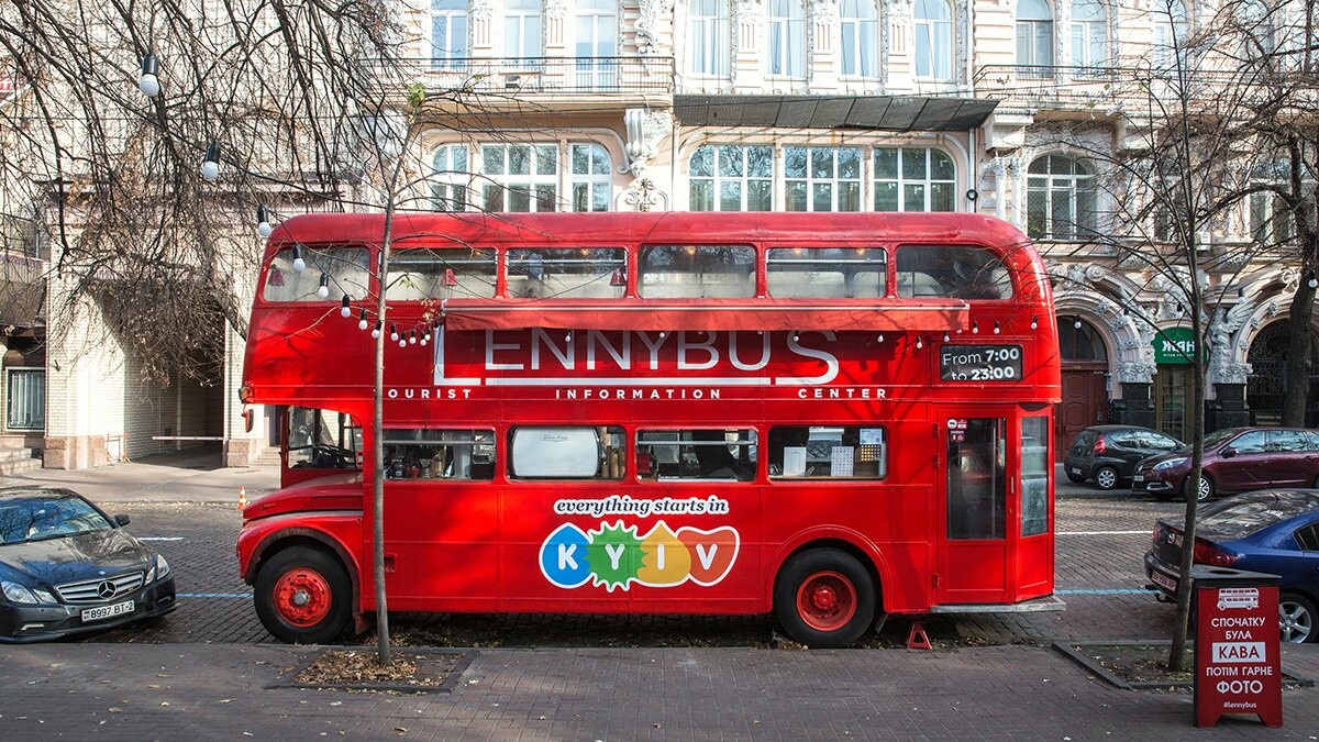автобус-кафе из Лондона в столице Украины