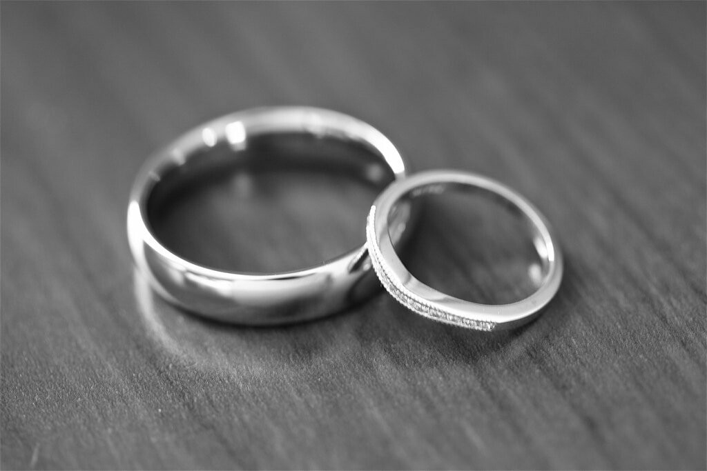 парные кольца из никеля