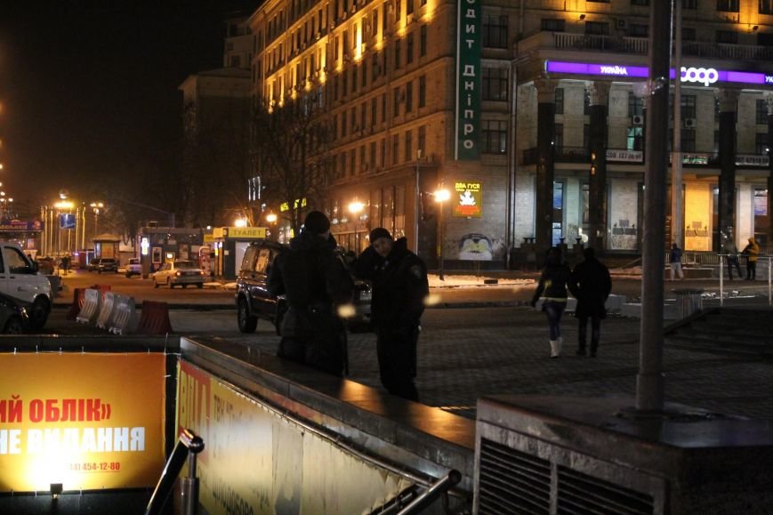 Ночью в Киеве перекрывали Крещатик, требуя от власти перемен (ФОТО, ВИДЕО) (фото) - фото 1